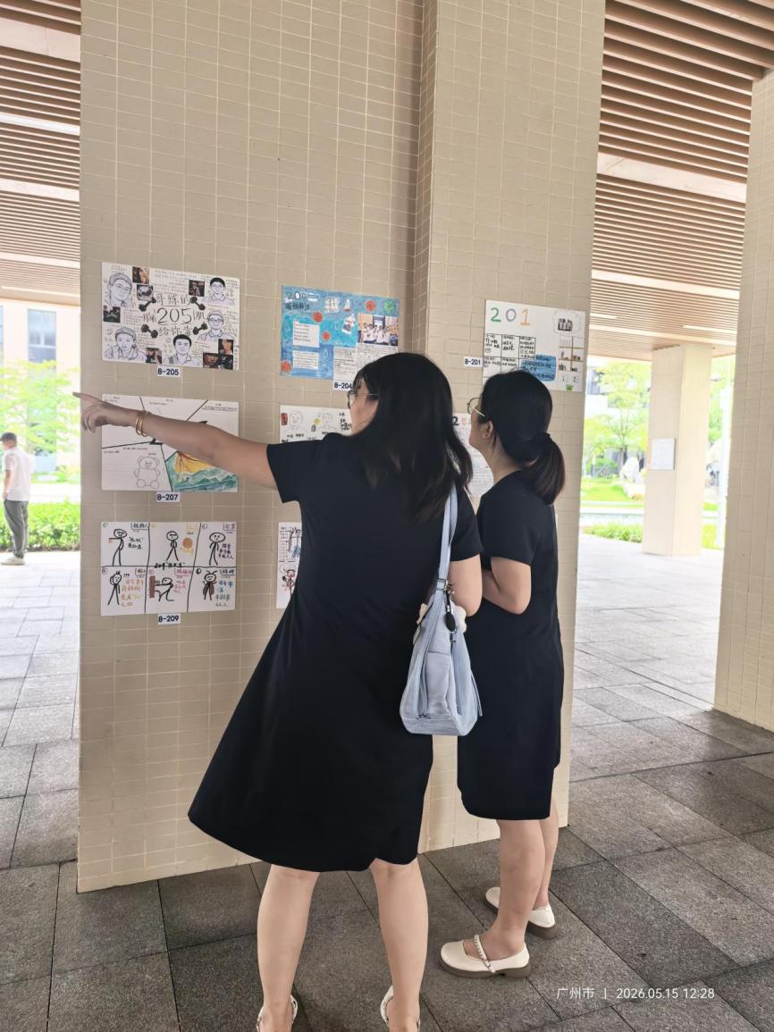 投票现场 (18)