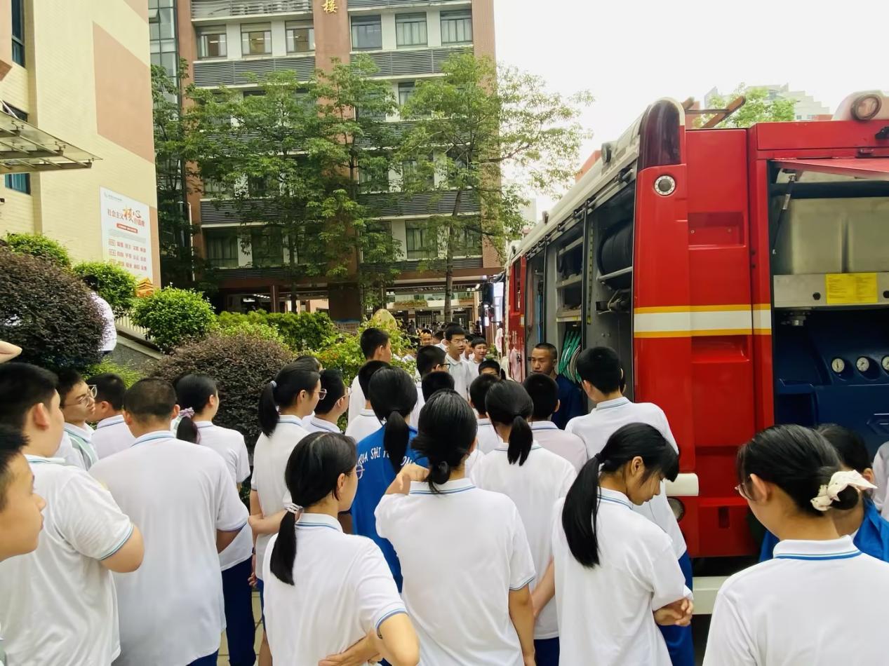 3 消防车参观