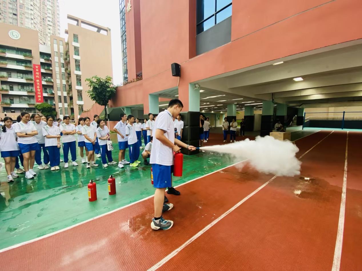 8 灭火器2