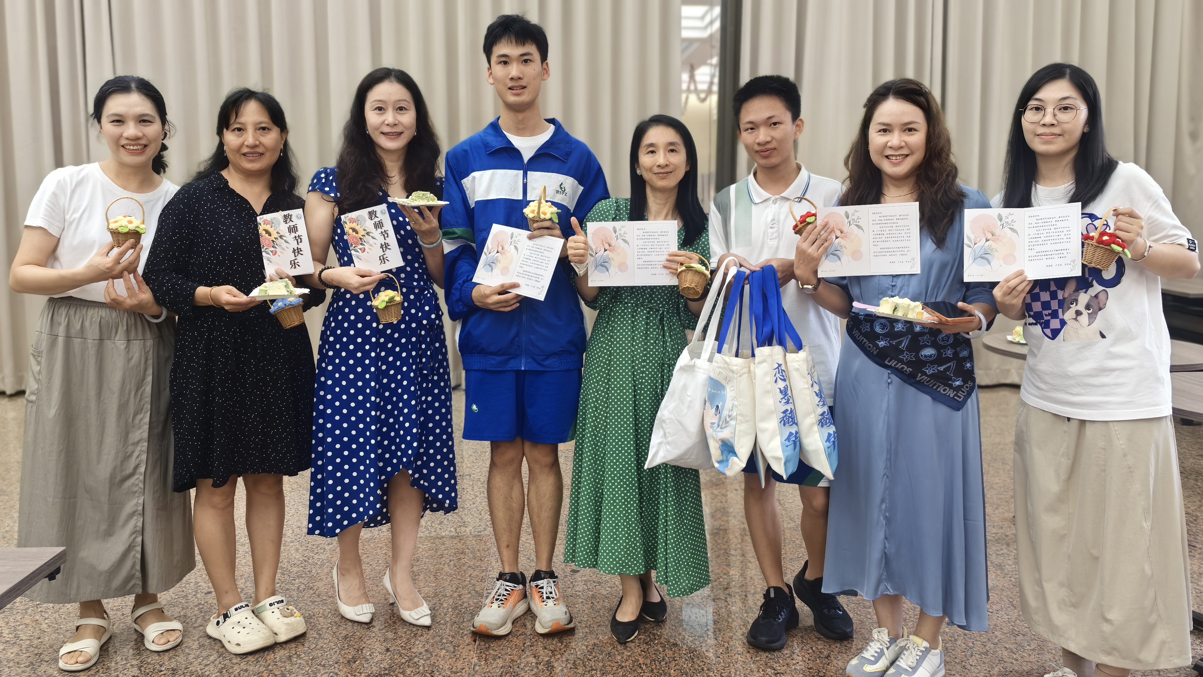 金秋致谢师恩，温情献礼芳华：华附学生会开展教师节献礼活动（石牌校区）