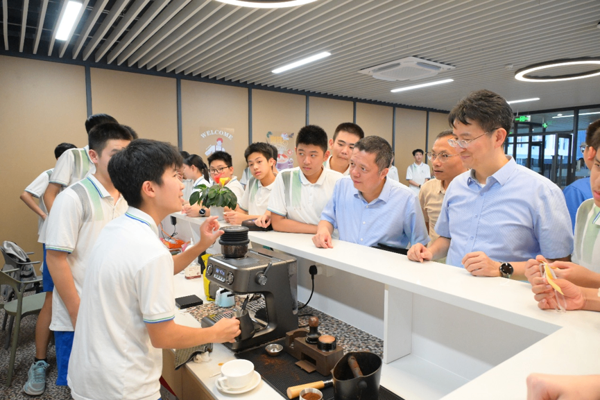 知识城校区“汇友庭”正式启用 汇友咖啡屋同日开业